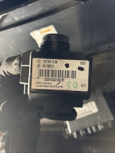 A1695451908